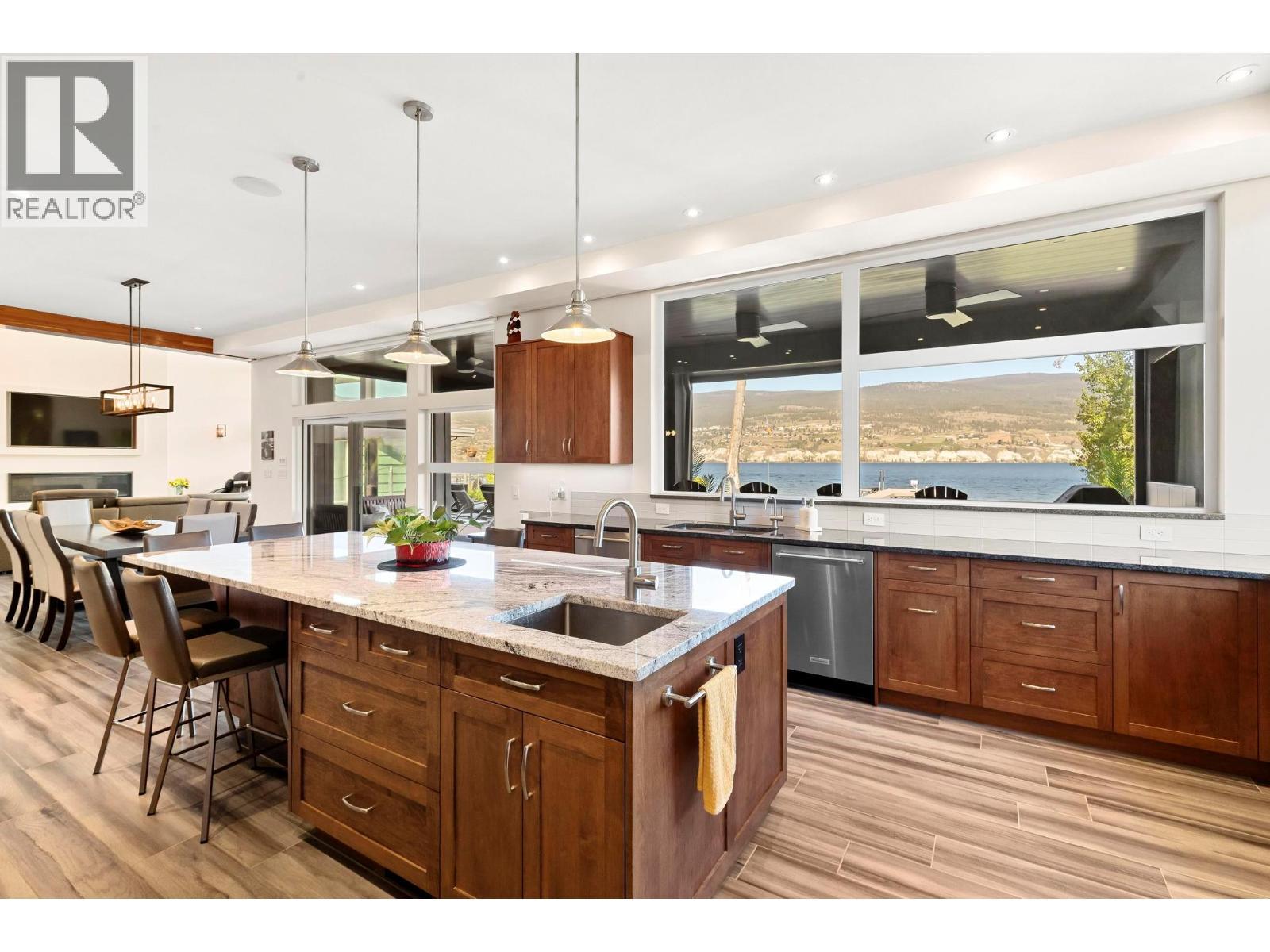 704 Stonor Street. Summerland, British Columbia