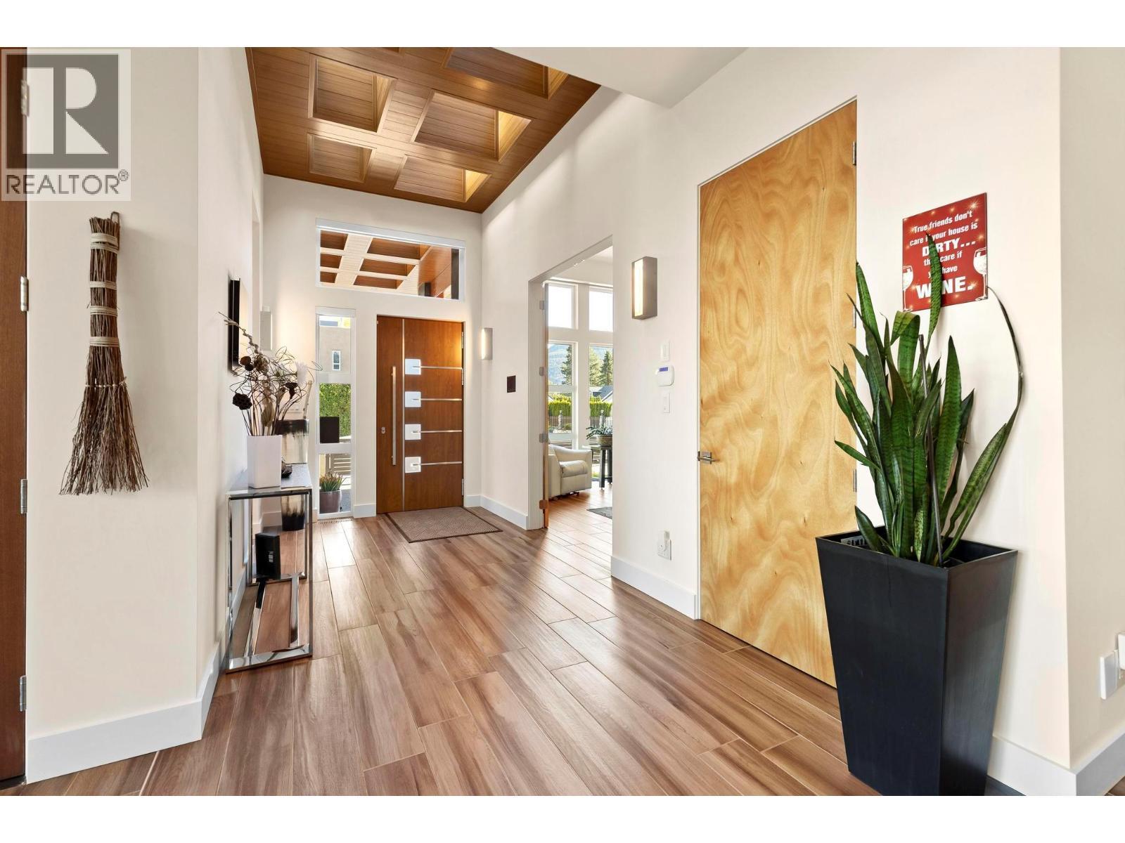 704 Stonor Street. Summerland, British Columbia