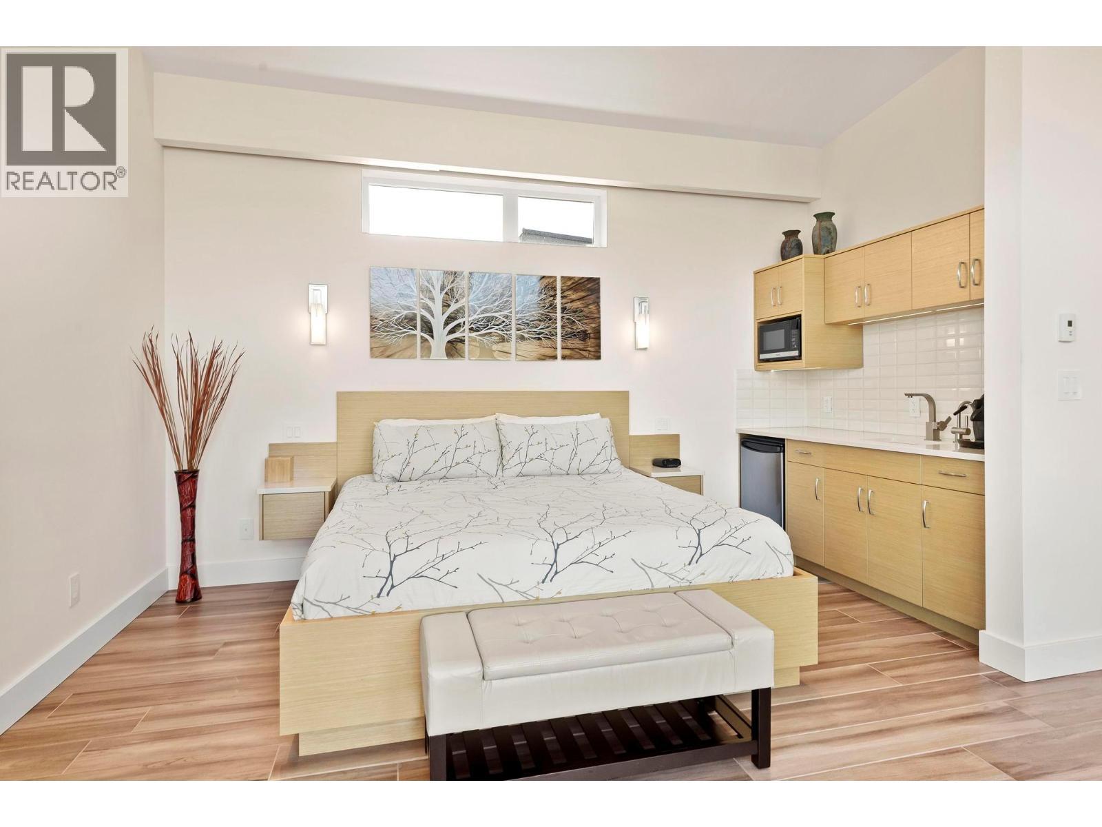 704 Stonor Street. Summerland, British Columbia