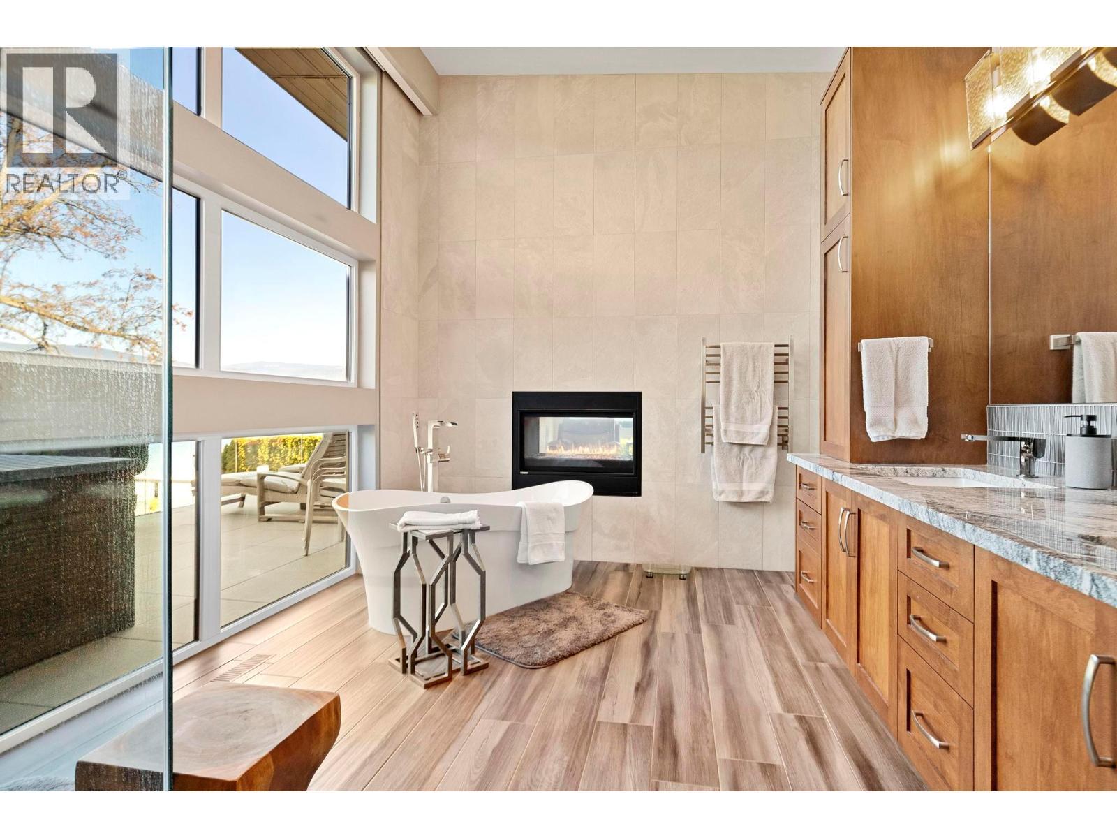 704 Stonor Street. Summerland, British Columbia