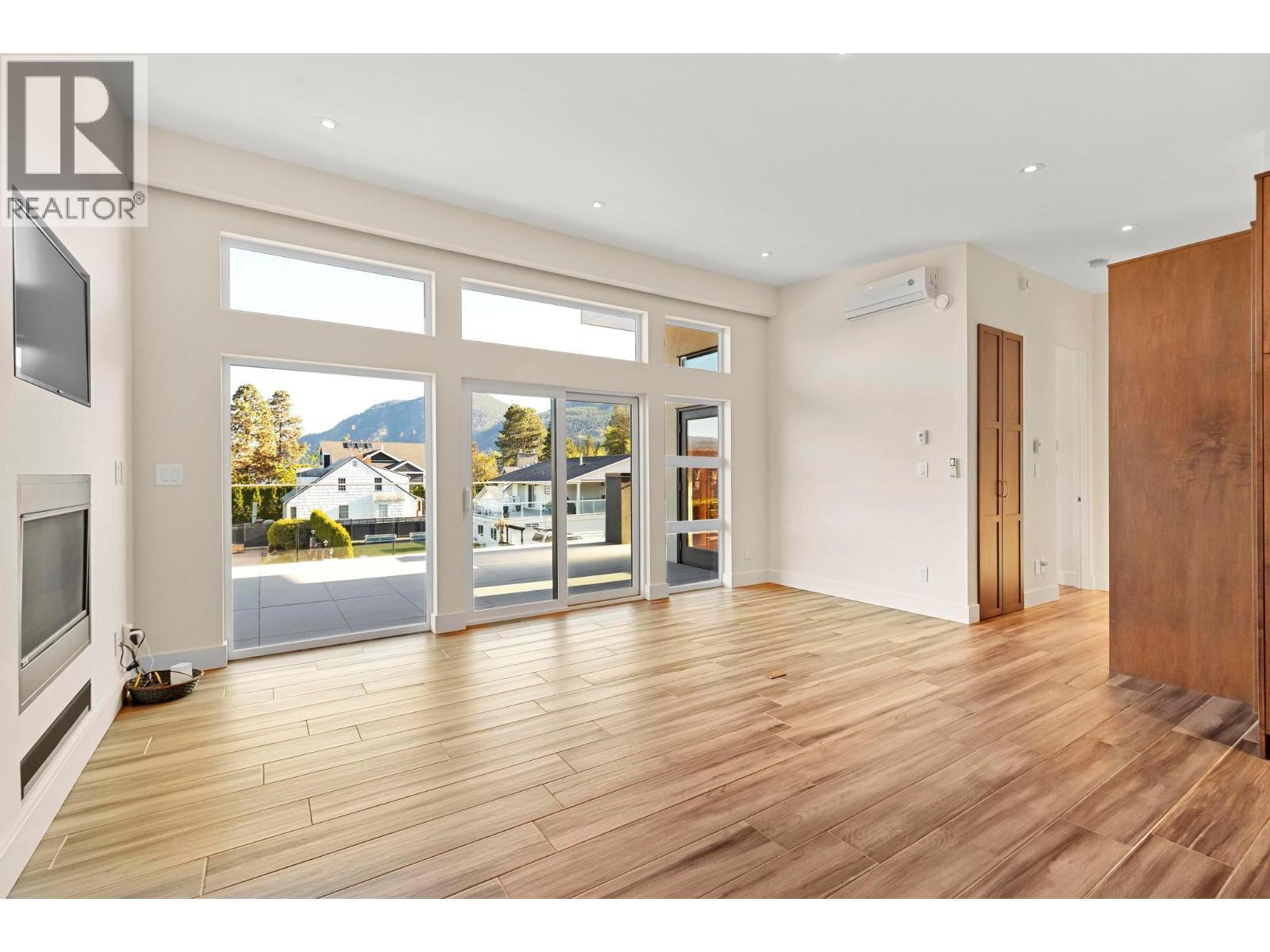 704 Stonor Street. Summerland, British Columbia