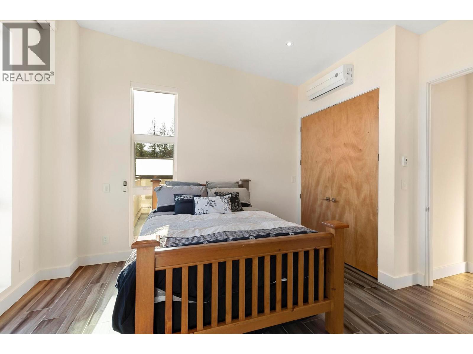 704 Stonor Street. Summerland, British Columbia