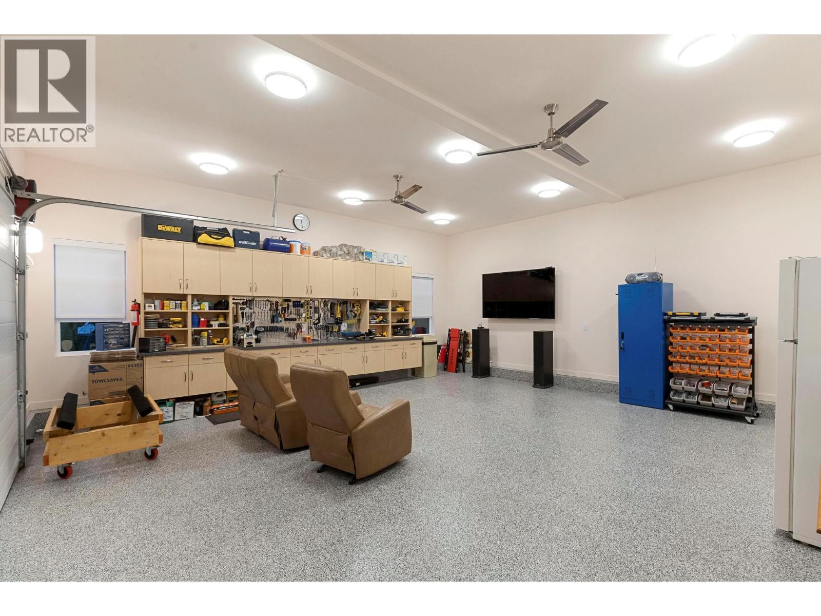 704 Stonor Street. Summerland, British Columbia