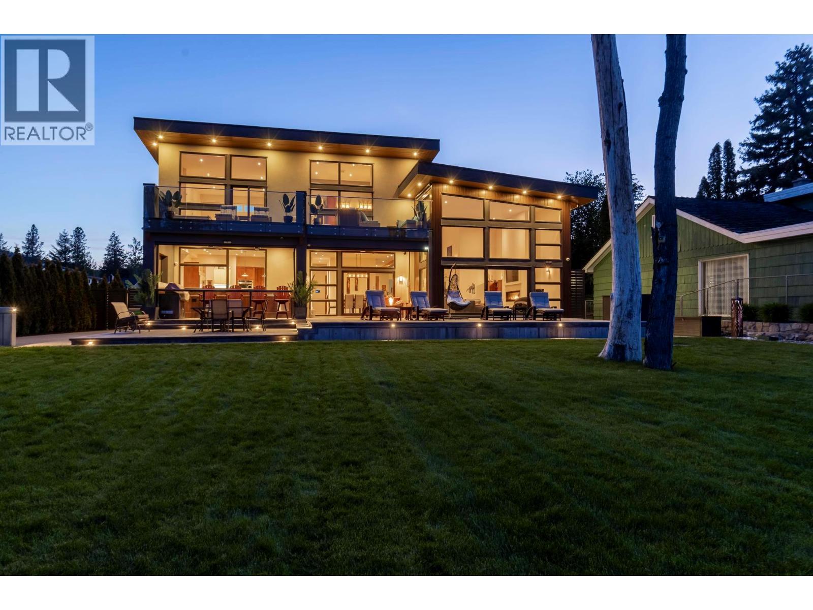 704 Stonor Street. Summerland, British Columbia