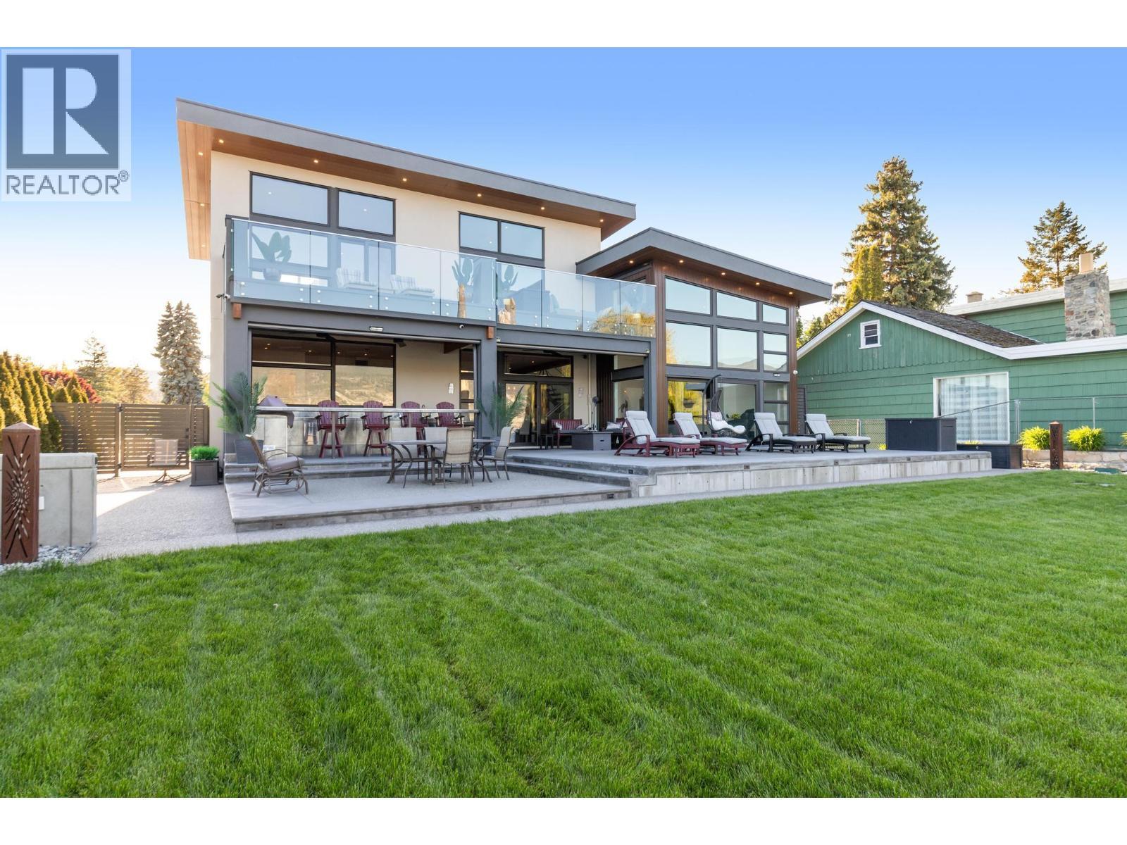 704 Stonor Street. Summerland, British Columbia