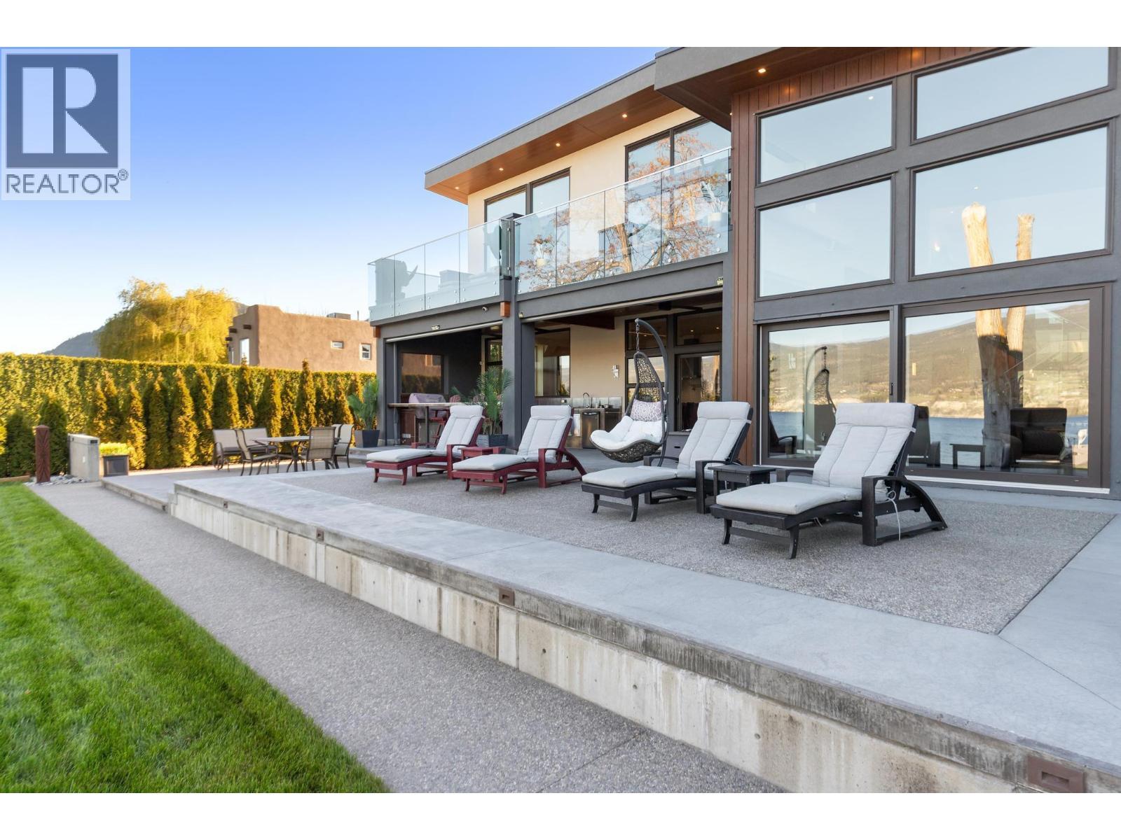 704 Stonor Street. Summerland, British Columbia