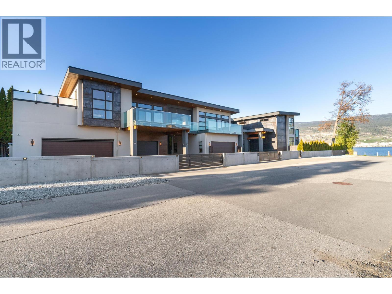 704 Stonor Street. Summerland, British Columbia
