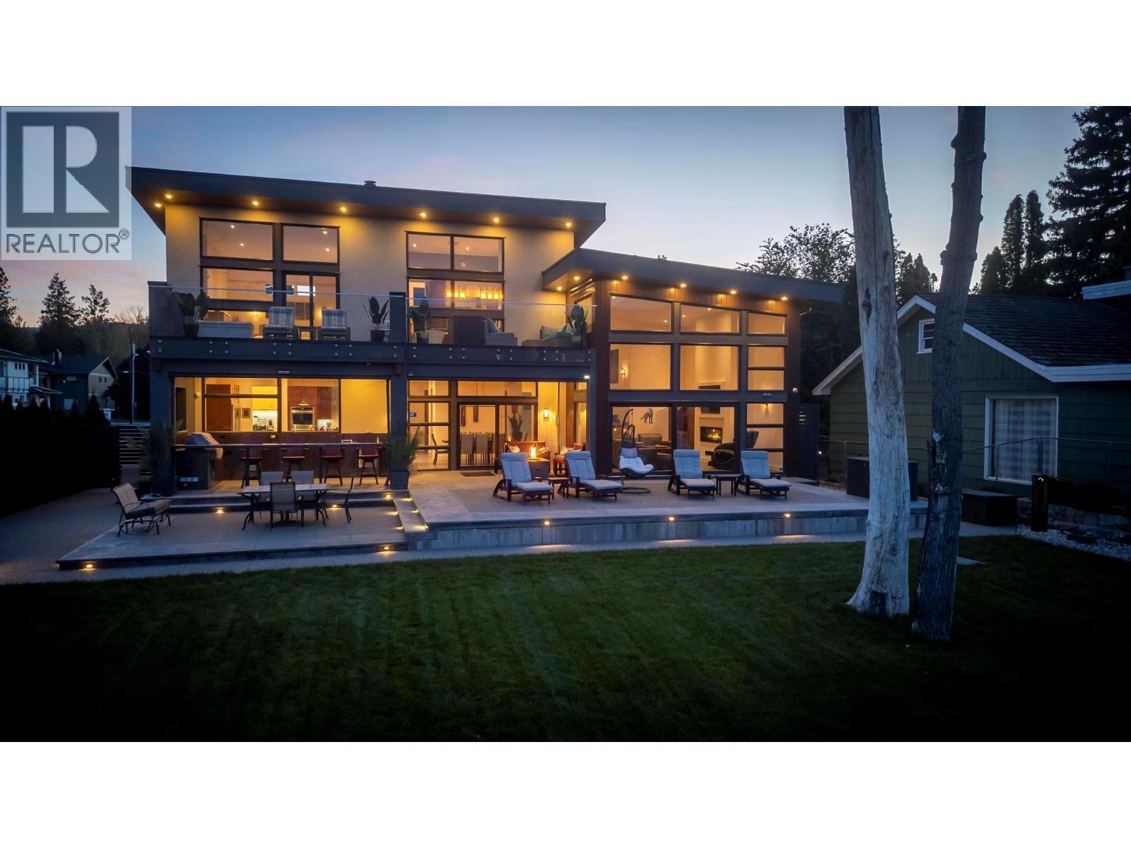 704 Stonor Street. Summerland, British Columbia