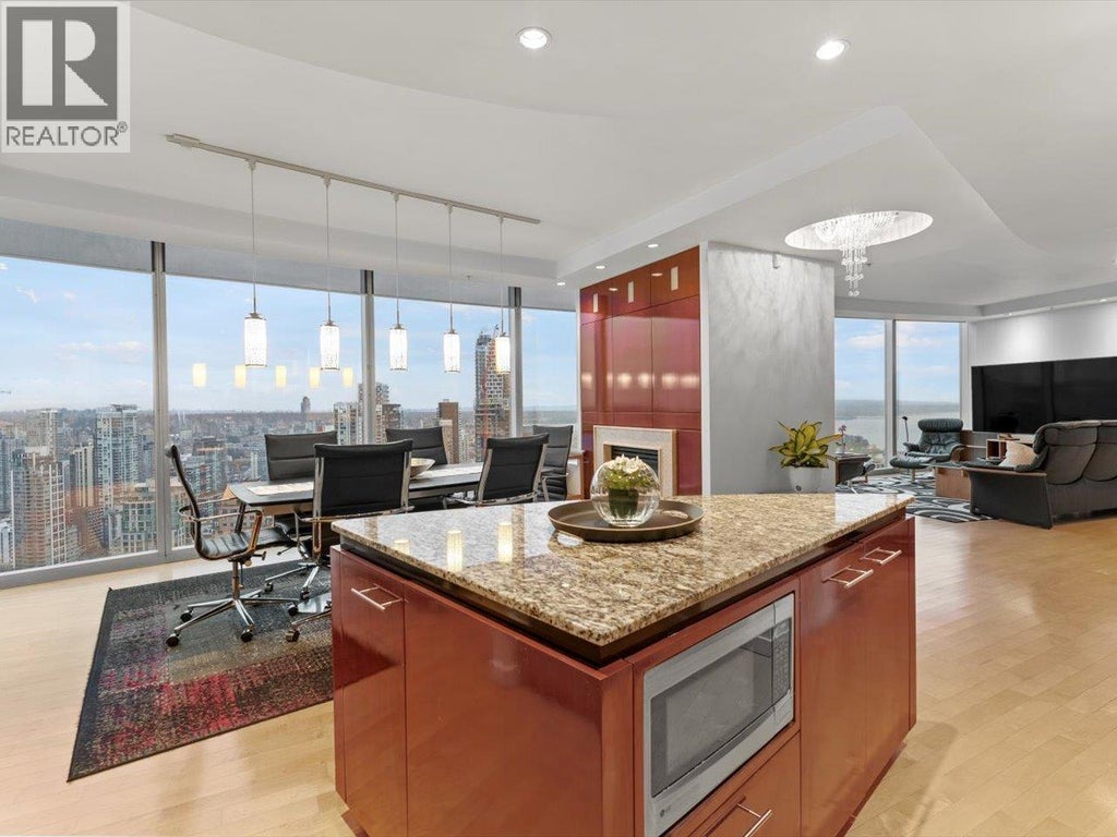 3704 938 Nelson Street, Vancouver