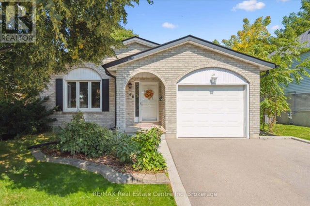 158 Barnicke Drive, Cambridge