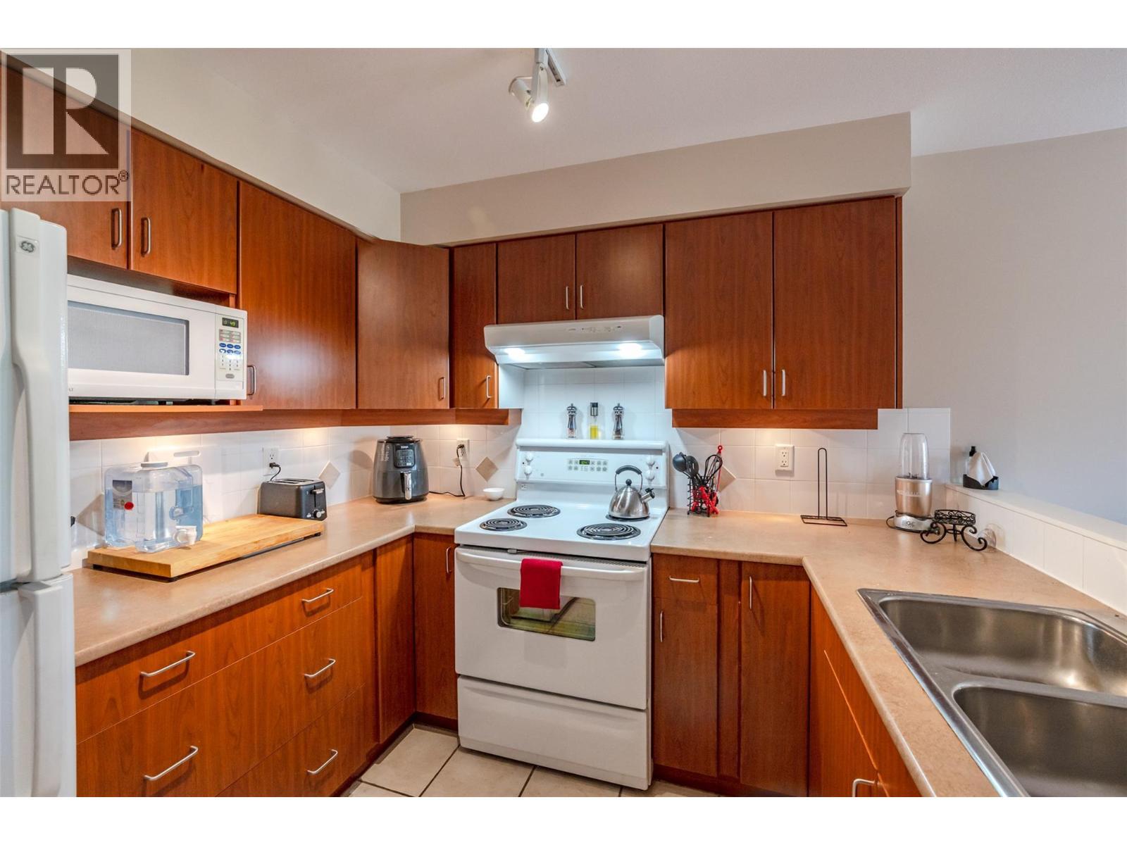 7600 Cottonwood Drive Unit# 404. Osoyoos, British Columbia