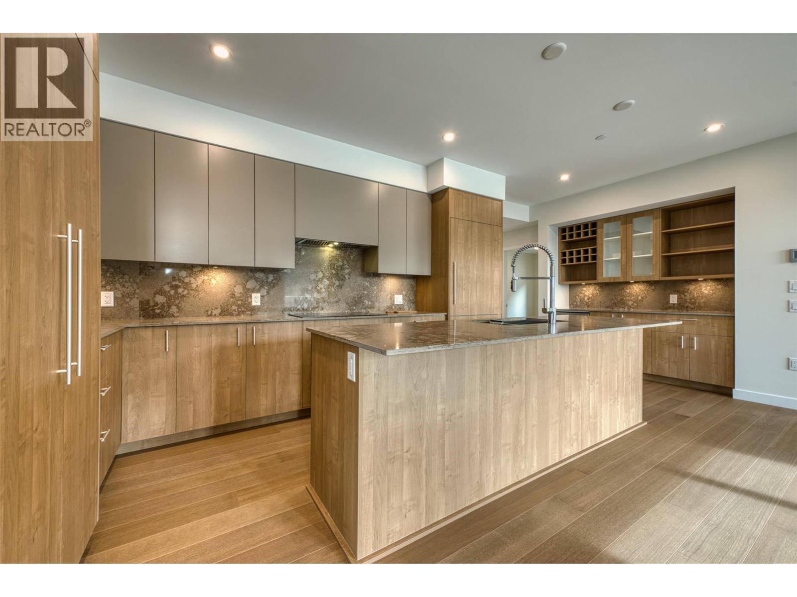 9652 Benchland Drive Unit# 205. Lake Country, British Columbia