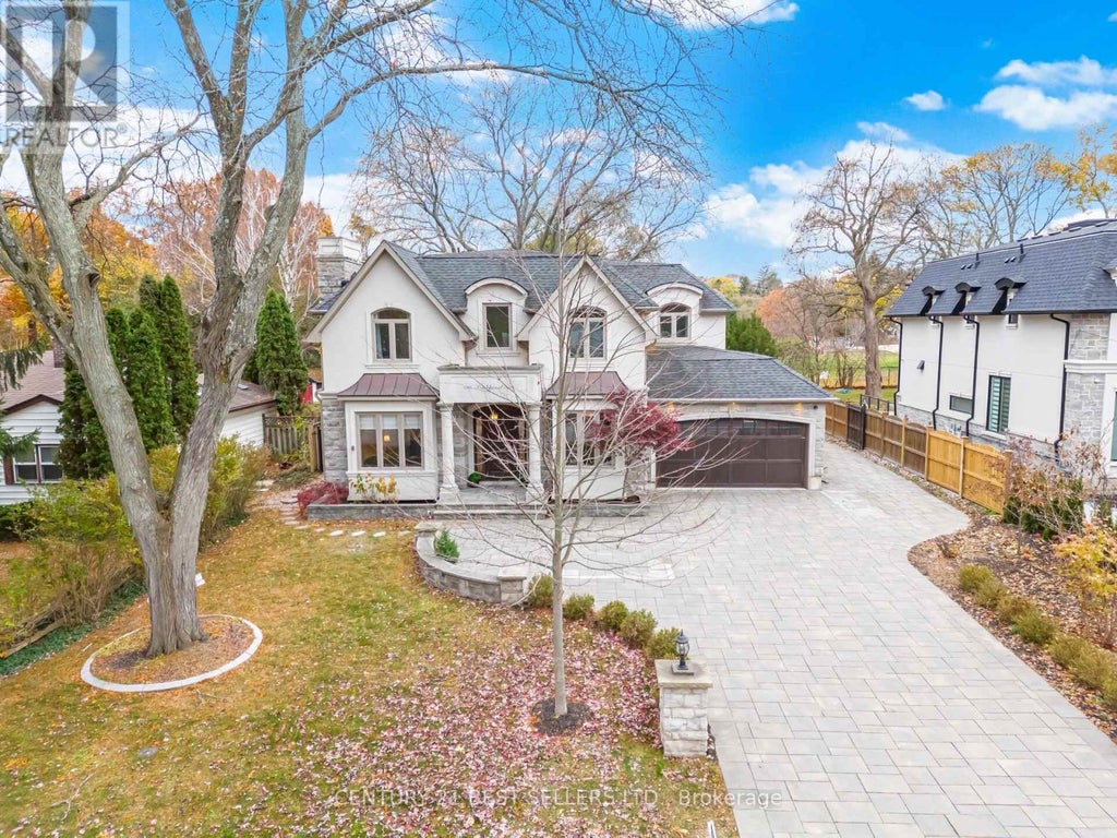 898 Parkland Avenue Avenue, Mississauga (clarkson)