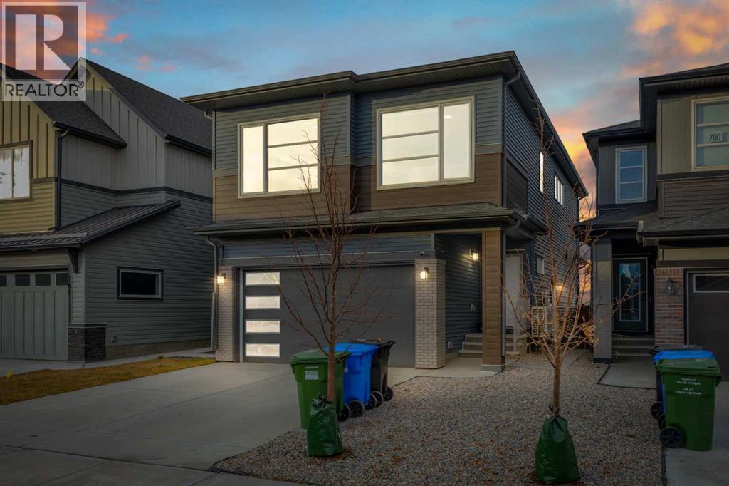 704 Creekstone Circle Sw, Calgary