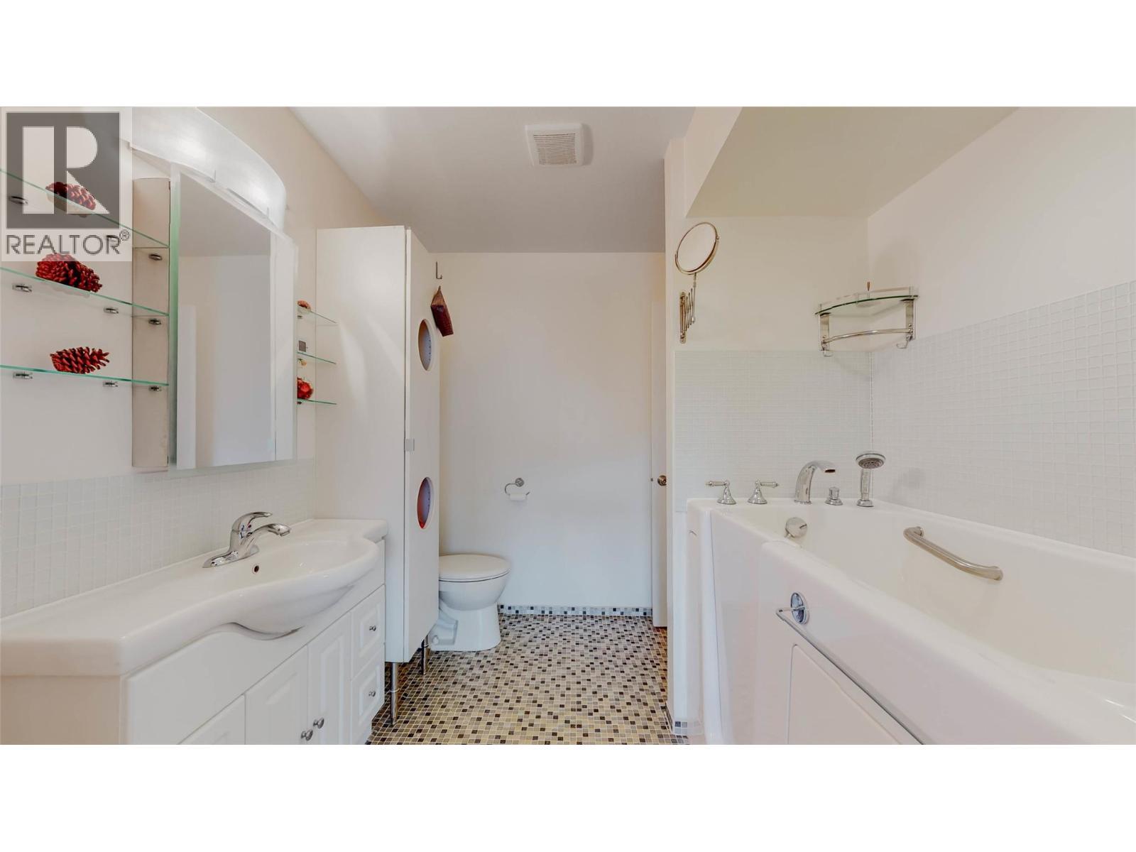 8029 Vedette Drive. Osoyoos, British Columbia