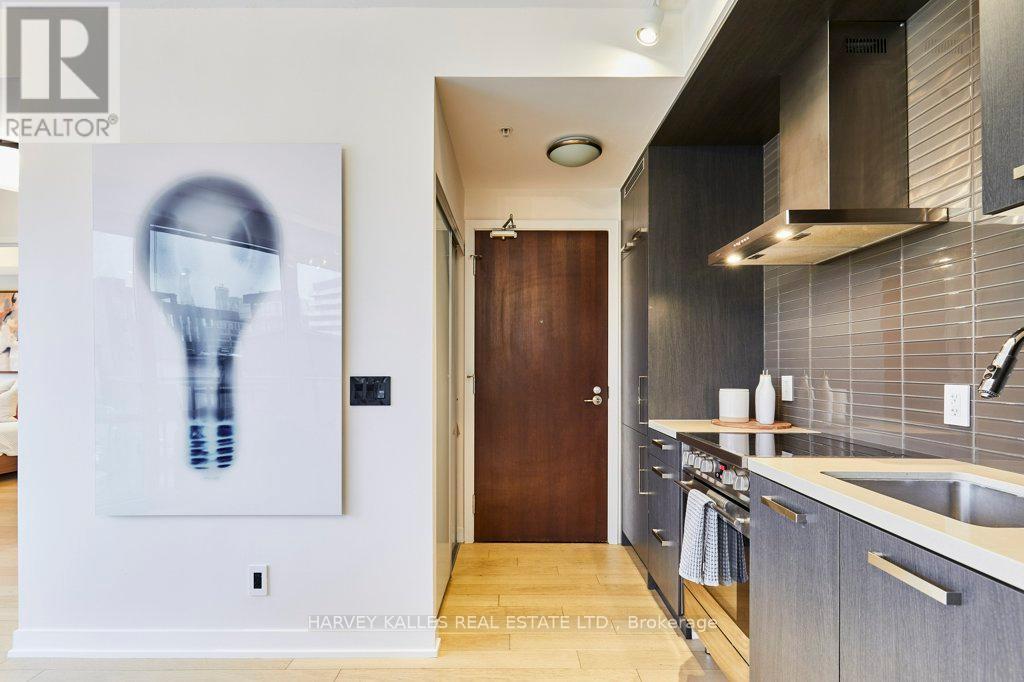 N204 - 120 Bayview Avenue, Toronto (waterfront Communities)