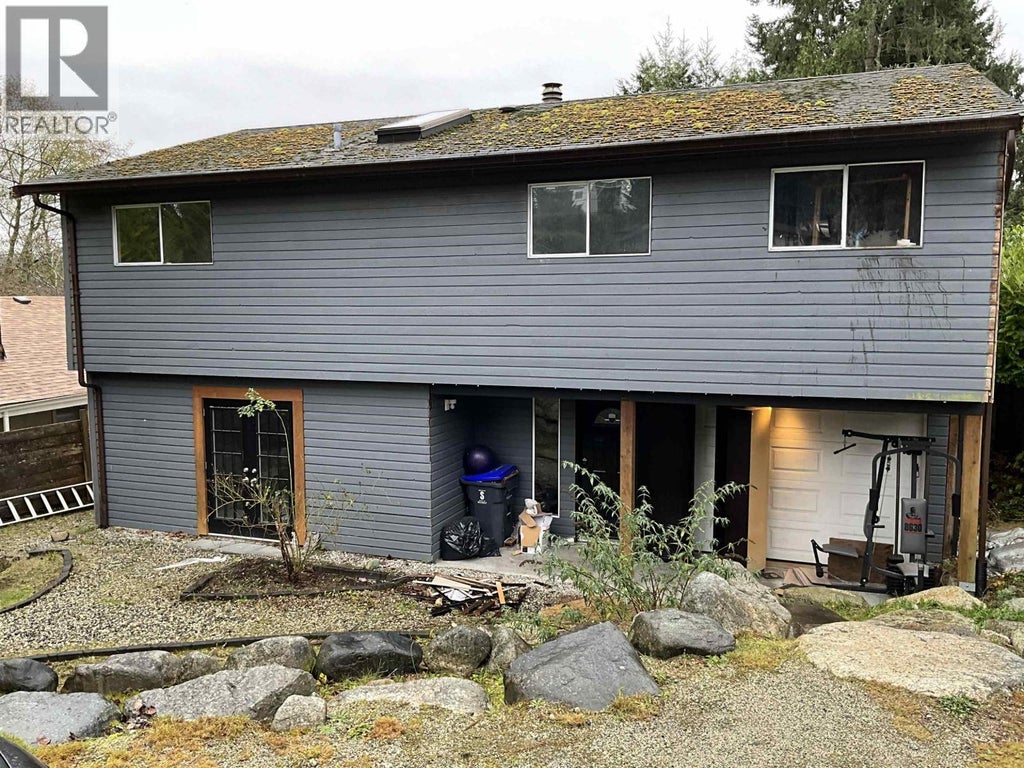 5799 Anchor Road, Sechelt