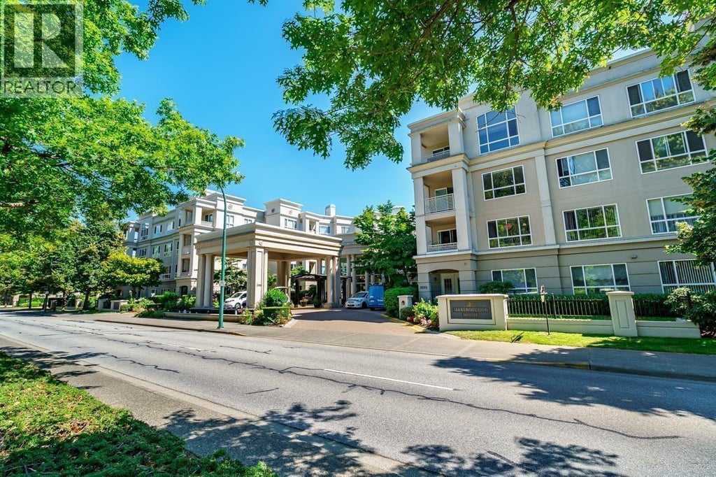 202 3098 Guildford Way, Coquitlam