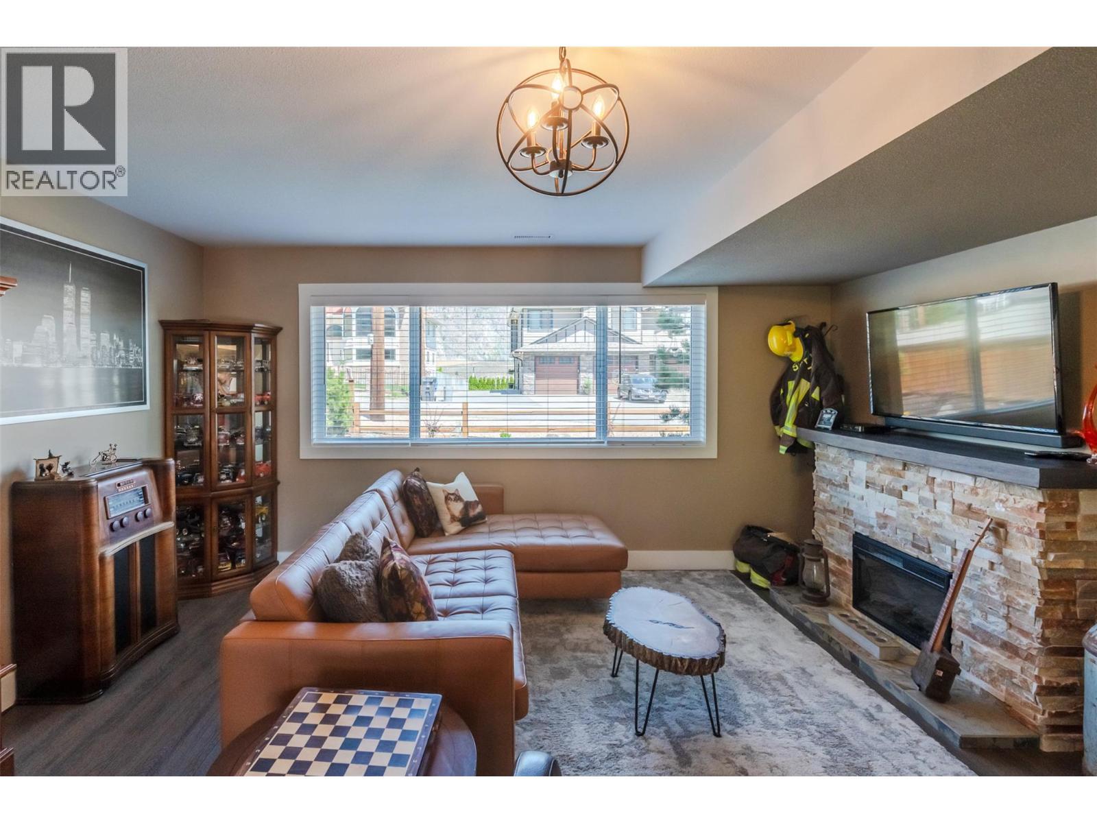 6 Mcintosh Court. Osoyoos, British Columbia