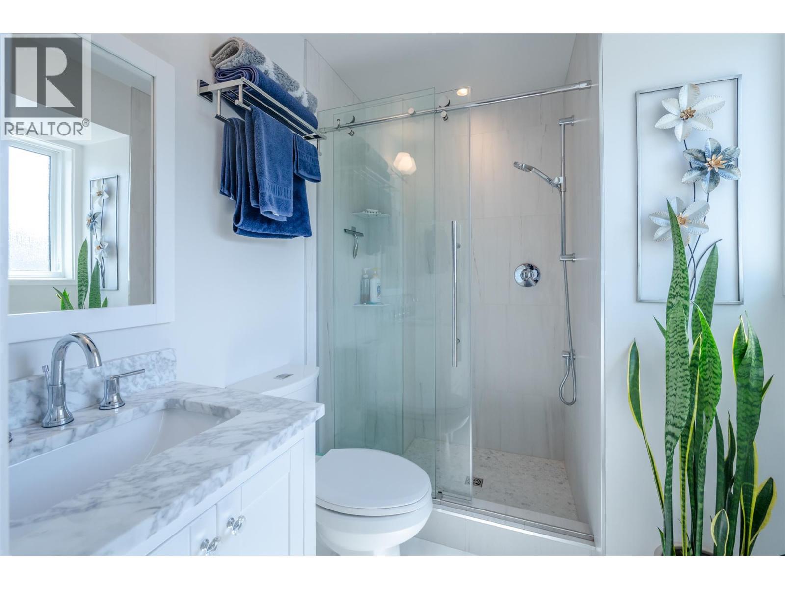 6 Mcintosh Court. Osoyoos, British Columbia