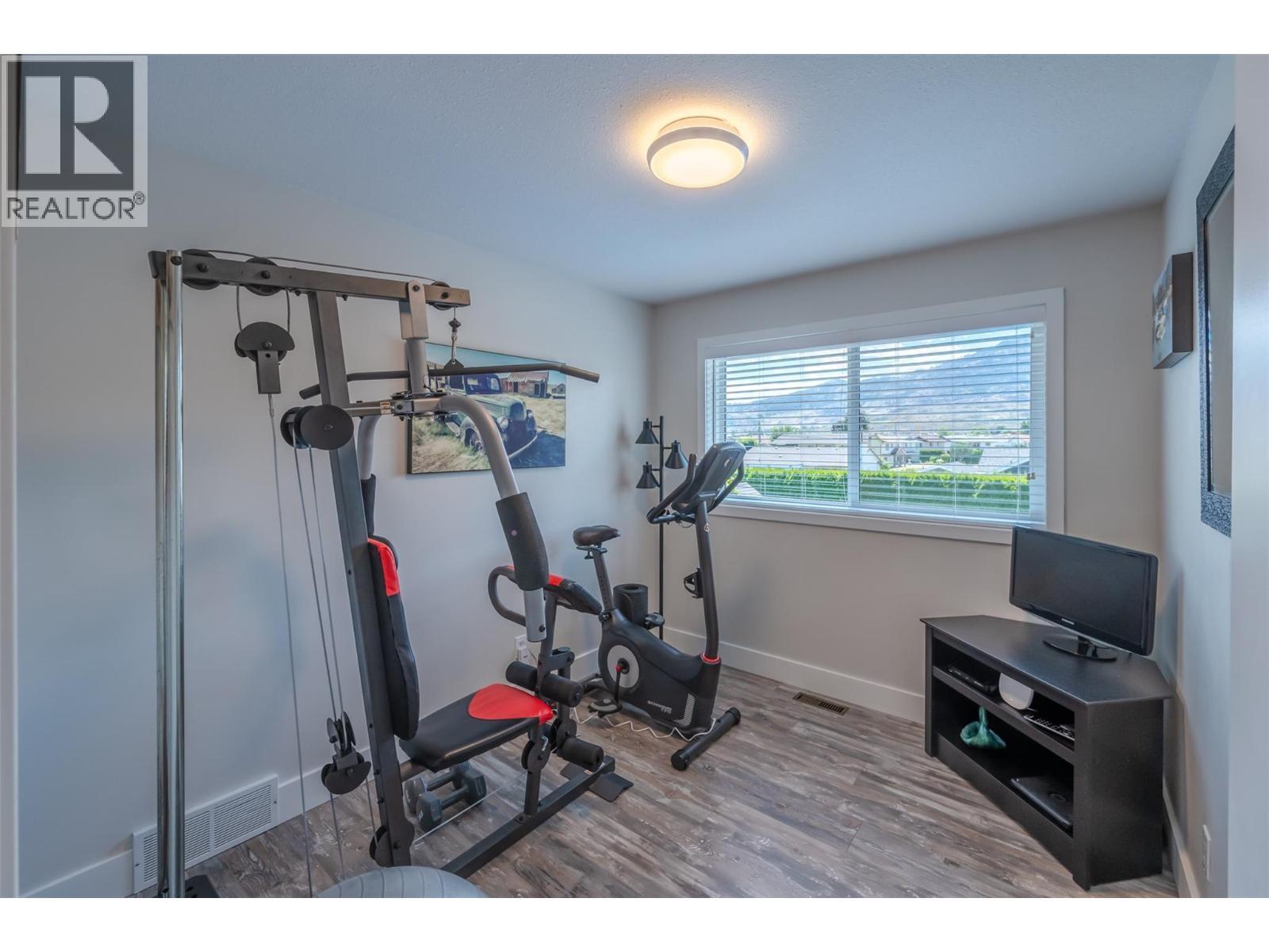 6 Mcintosh Court. Osoyoos, British Columbia