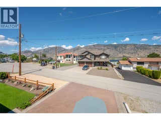 6 Mcintosh Court. Osoyoos, British Columbia