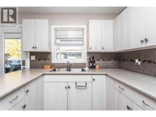 932-930 Lawson Avenue. Kelowna, British Columbia