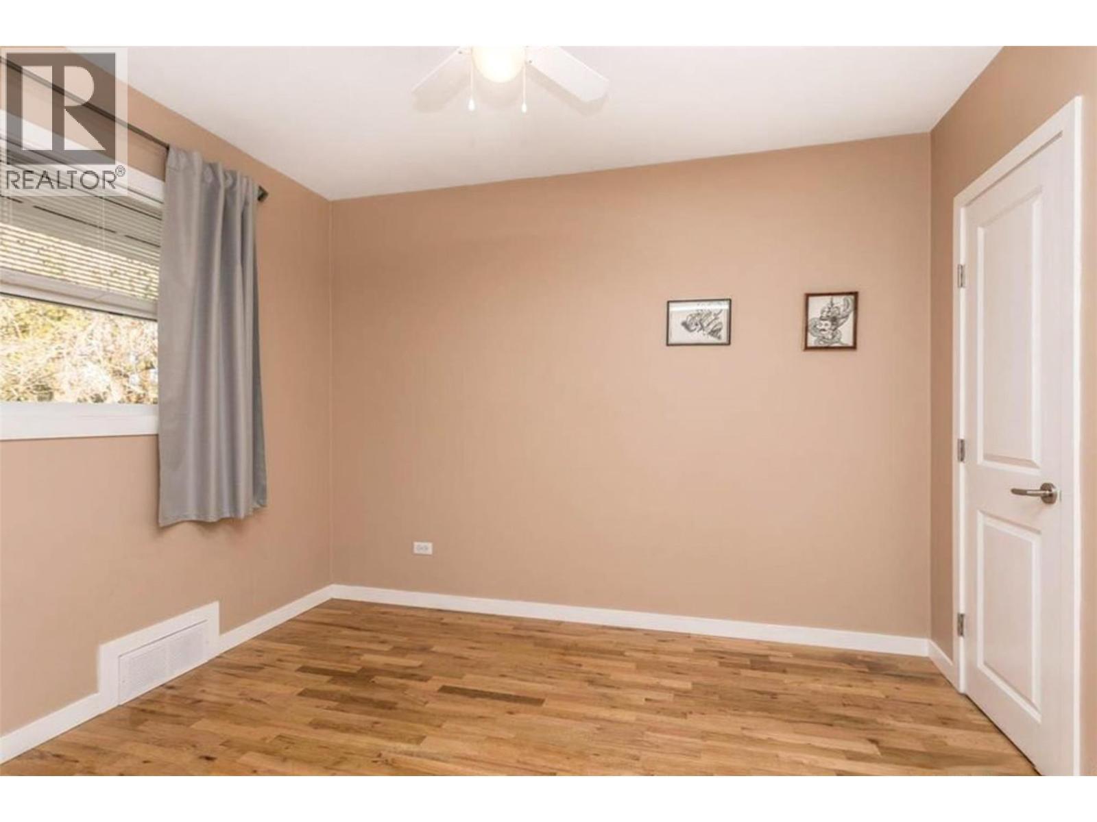 932-930 Lawson Avenue. Kelowna, British Columbia