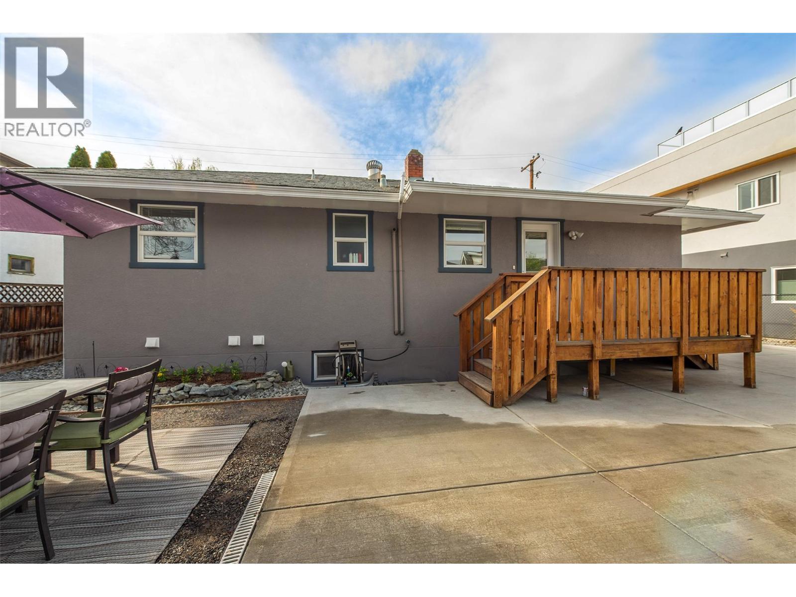 932-930 Lawson Avenue. Kelowna, British Columbia