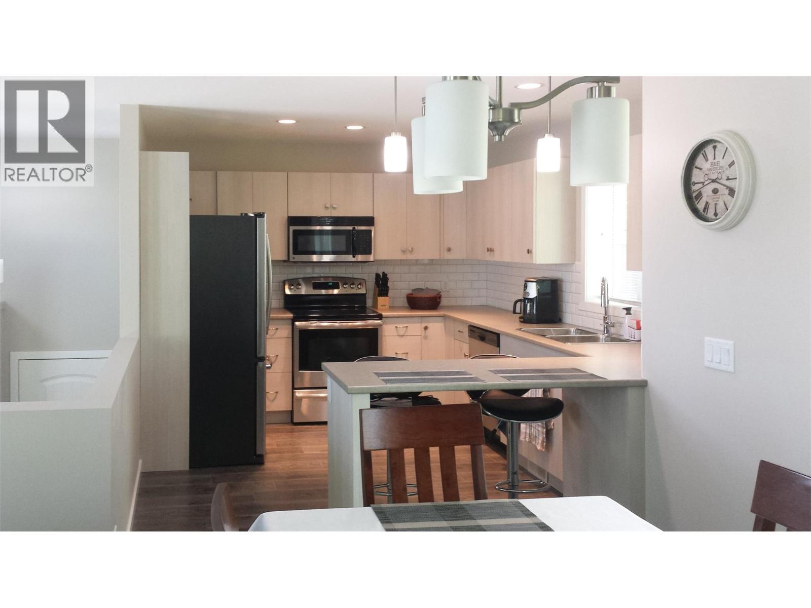 932-930 Lawson Avenue. Kelowna, British Columbia