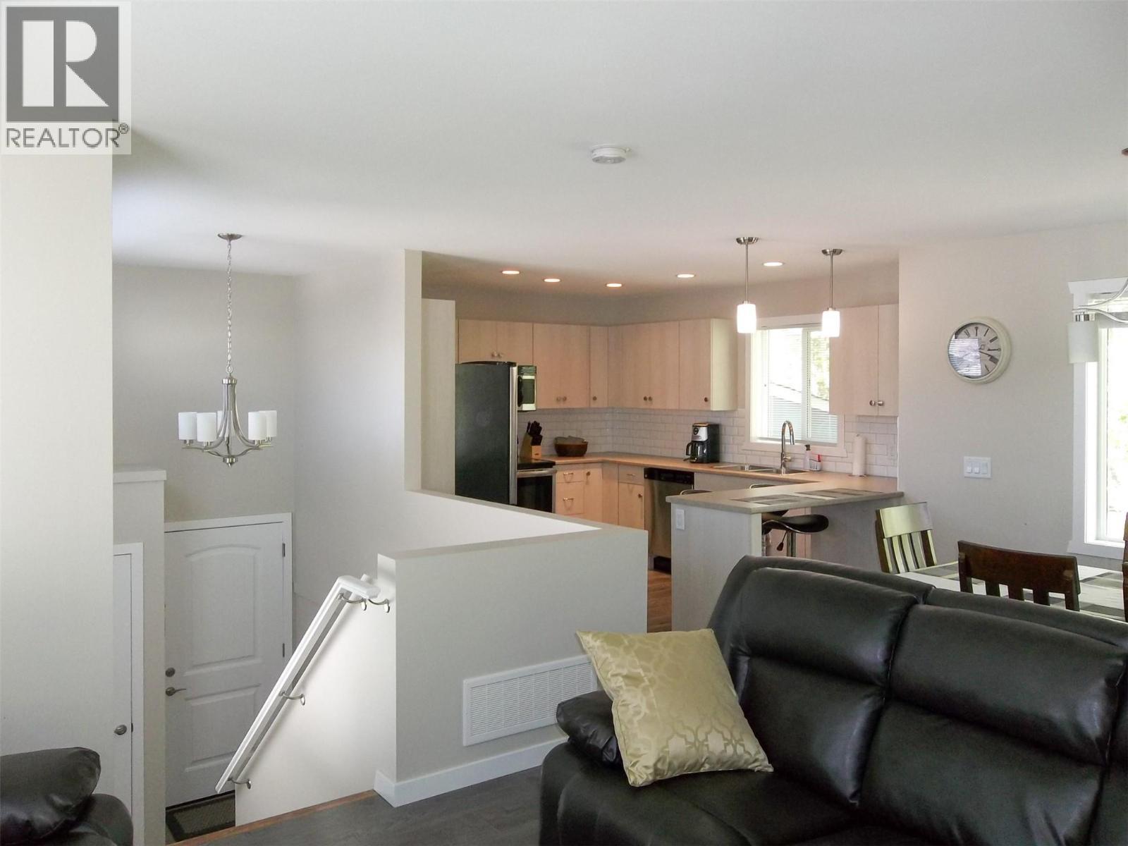 932-930 Lawson Avenue. Kelowna, British Columbia