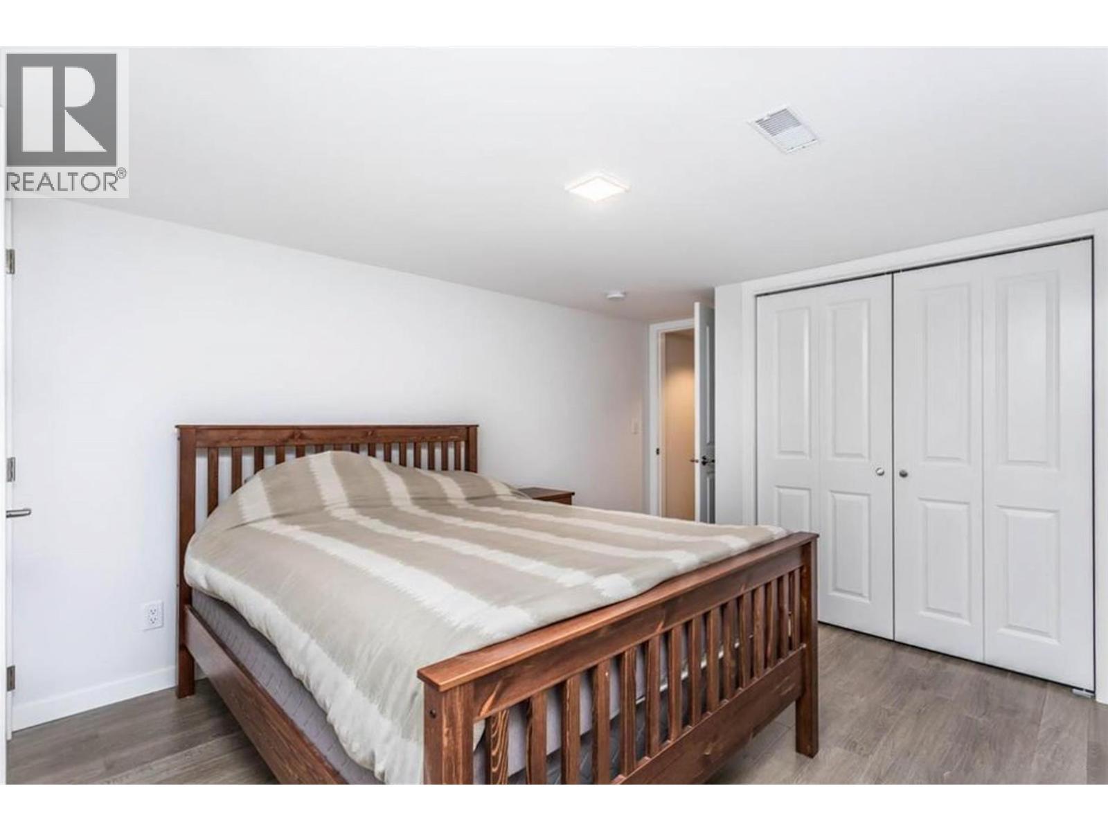 932-930 Lawson Avenue. Kelowna, British Columbia