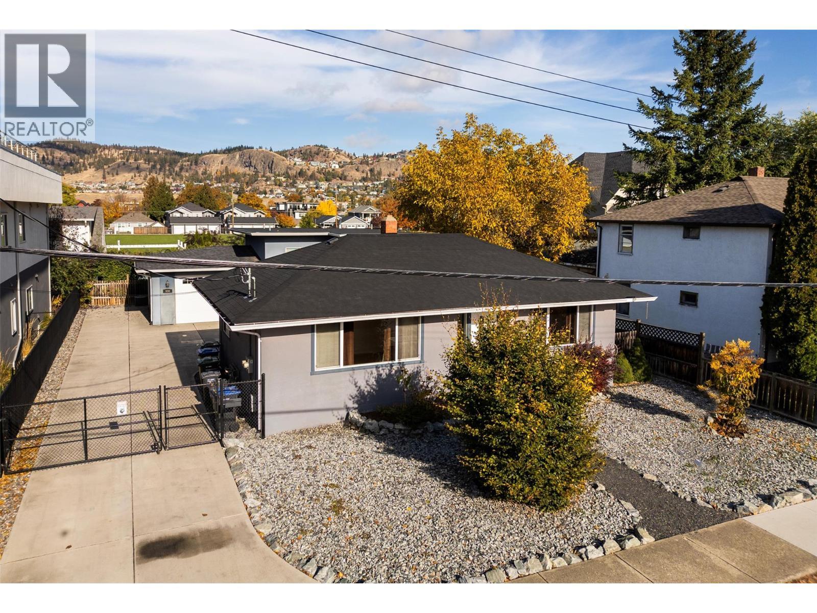 932-930 Lawson Avenue. Kelowna, British Columbia