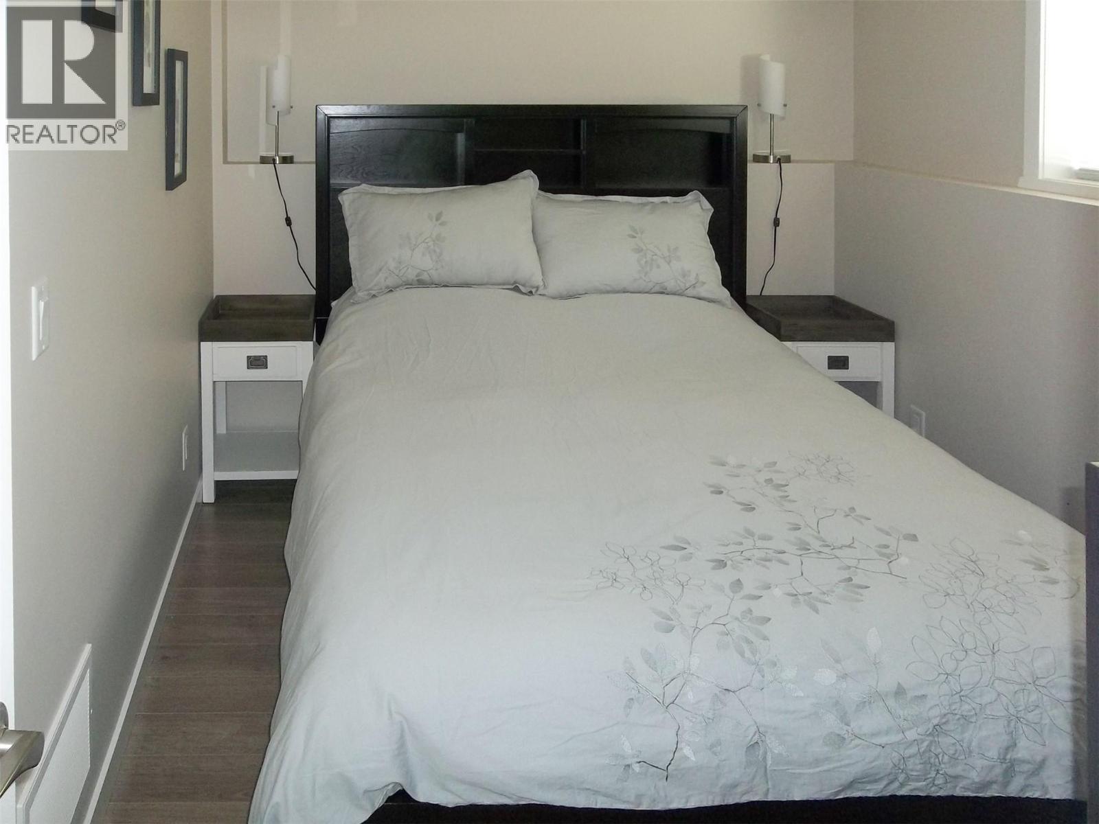 932-930 Lawson Avenue. Kelowna, British Columbia