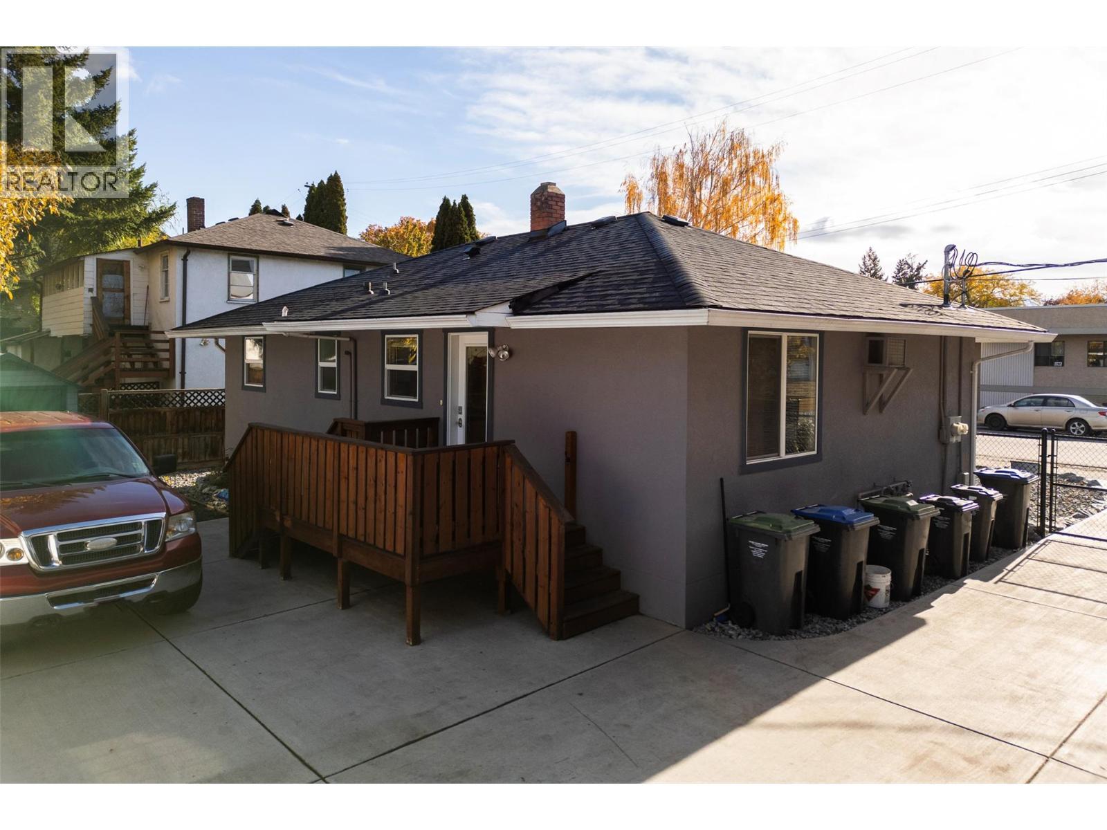 932-930 Lawson Avenue. Kelowna, British Columbia