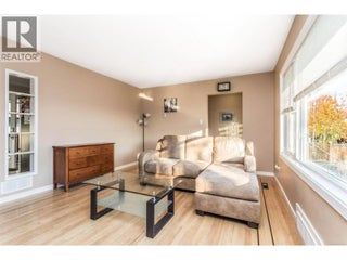 932-930 Lawson Avenue. Kelowna, British Columbia