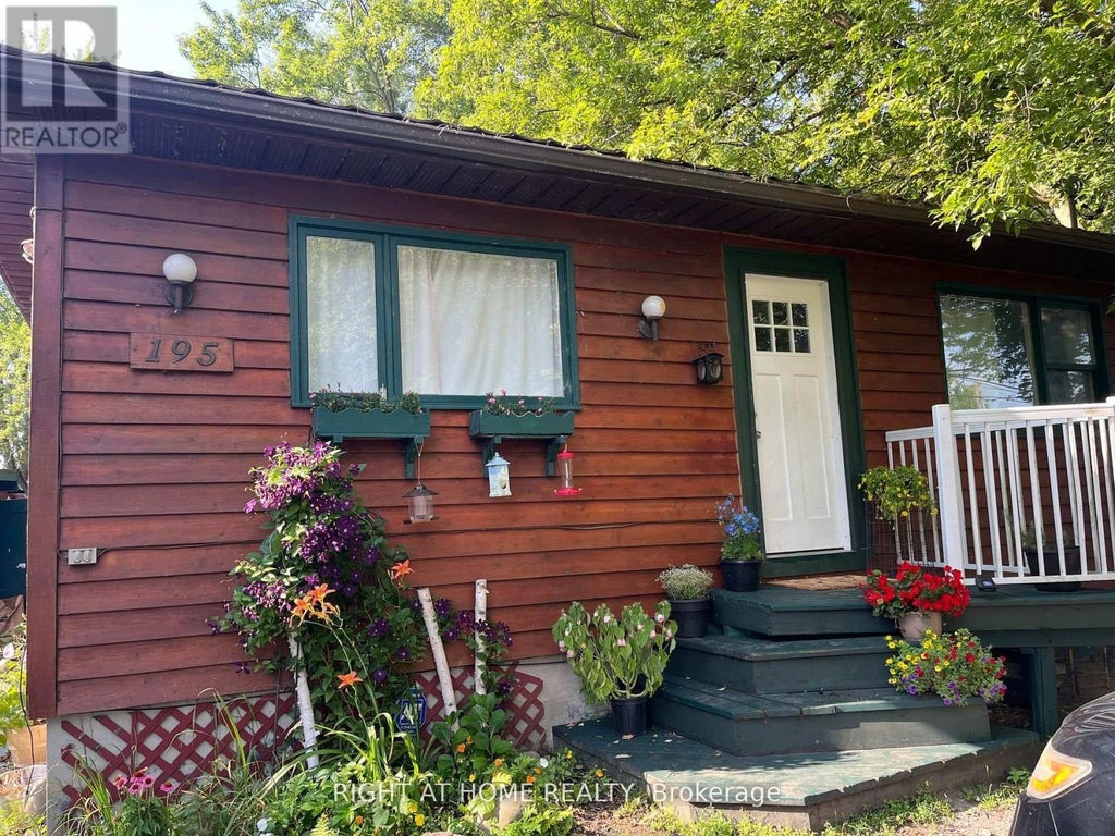 195 Lakeland Crescent, Richmond Hill (oak Ridges Lake Wilcox)