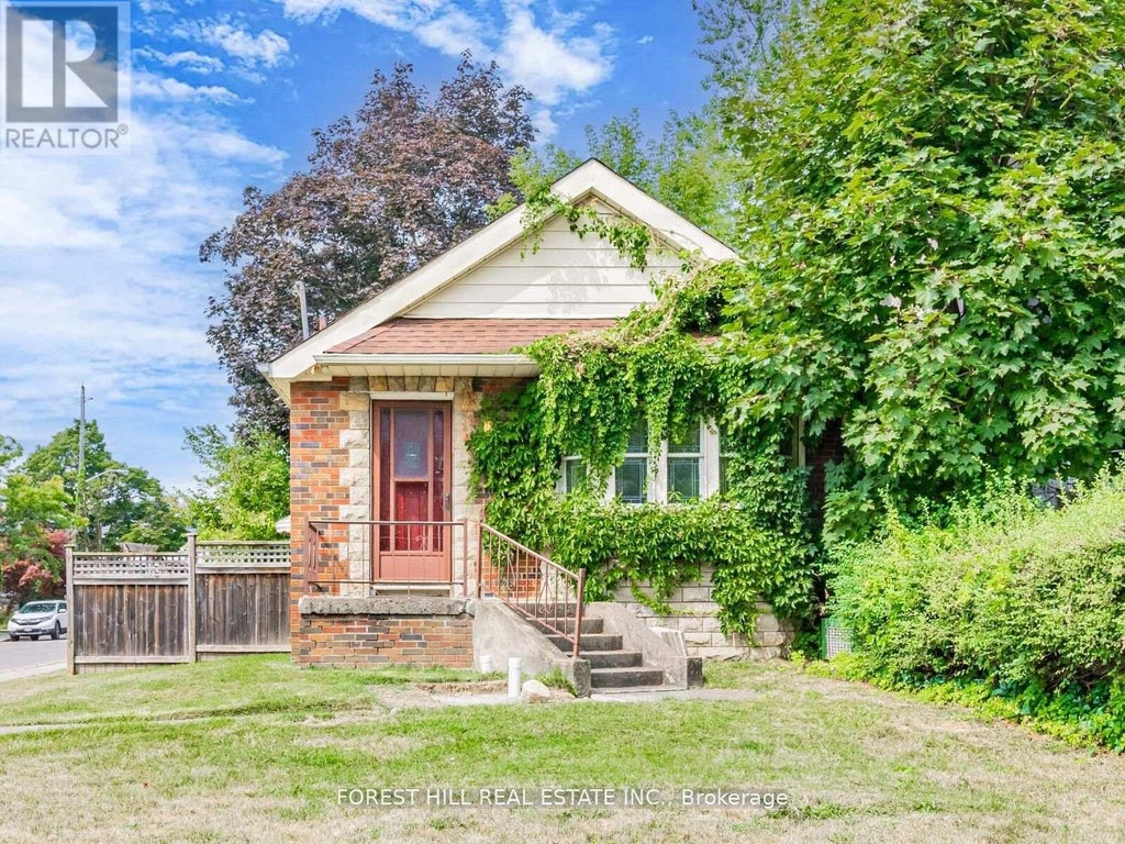 2 Esgore Drive, Toronto (bedford Park-Nortown)