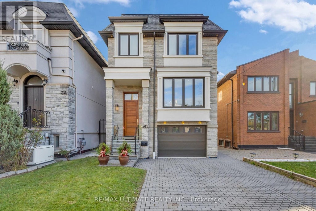 743 Glencairn Avenue, Toronto (englemount-Lawrence)