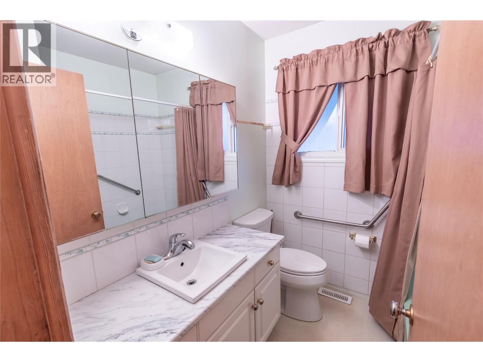 2619 Lakeshore Road. Vernon, British Columbia