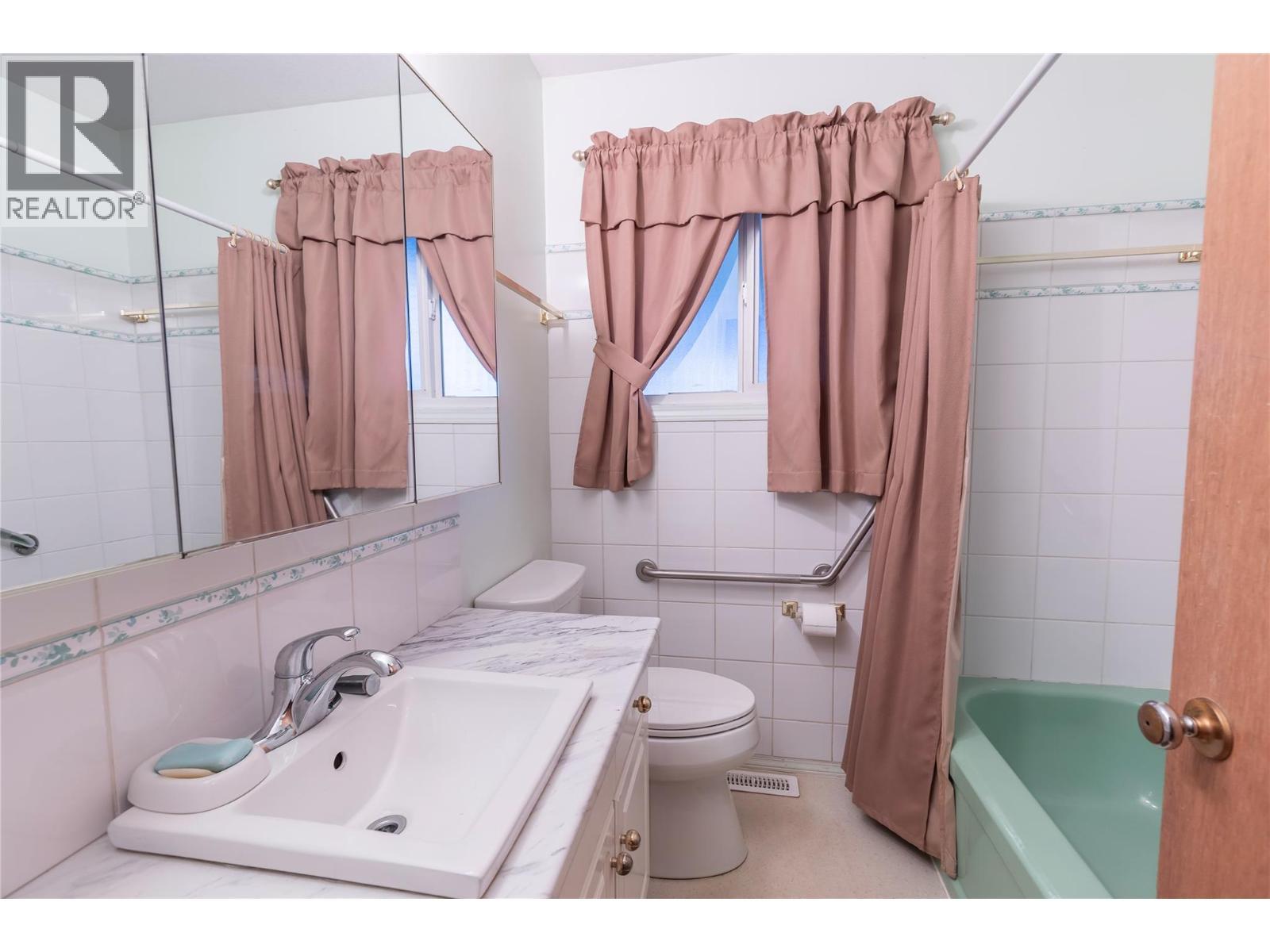 2619 Lakeshore Road. Vernon, British Columbia