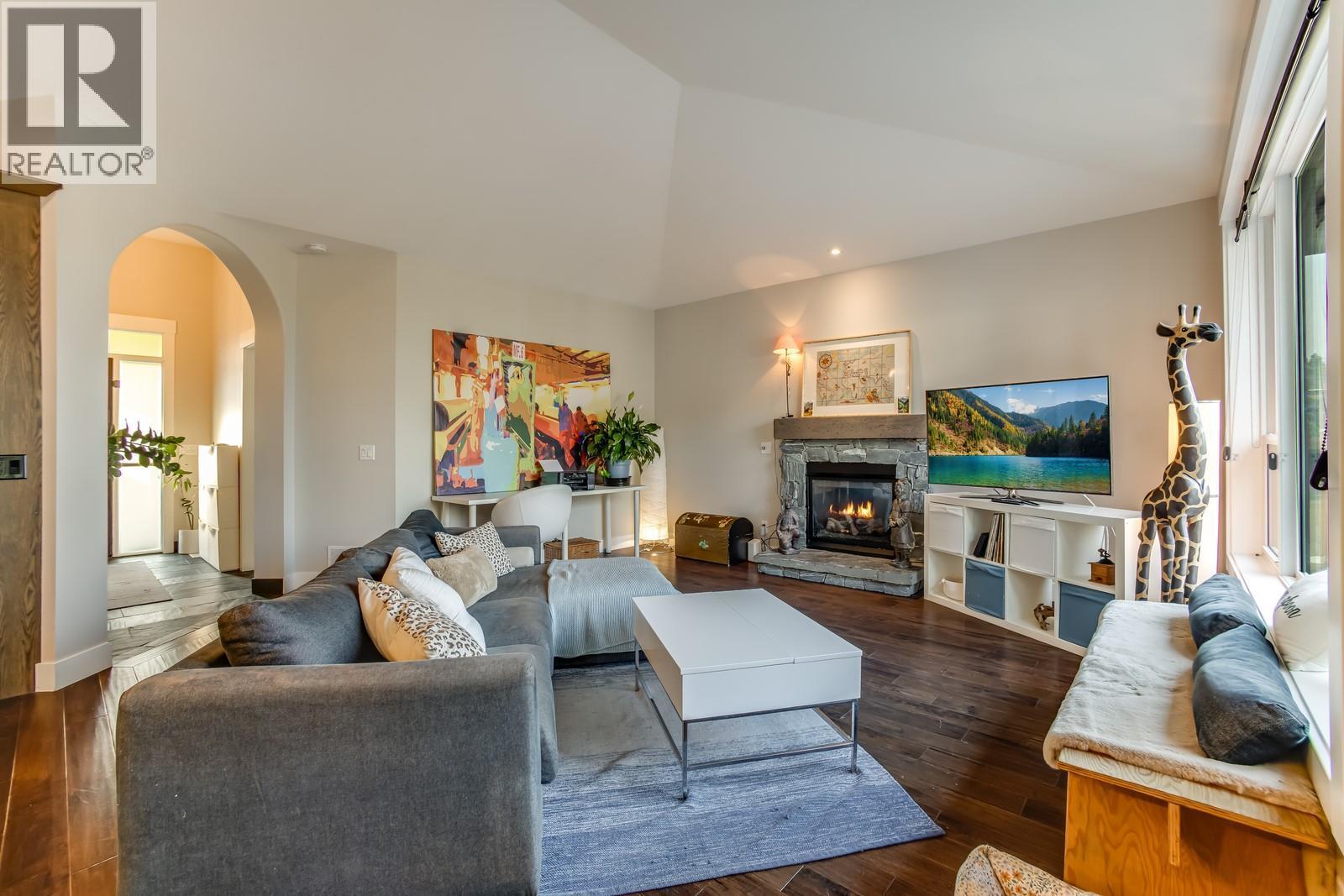 13093 Shoreline Drive. Lake Country, British Columbia