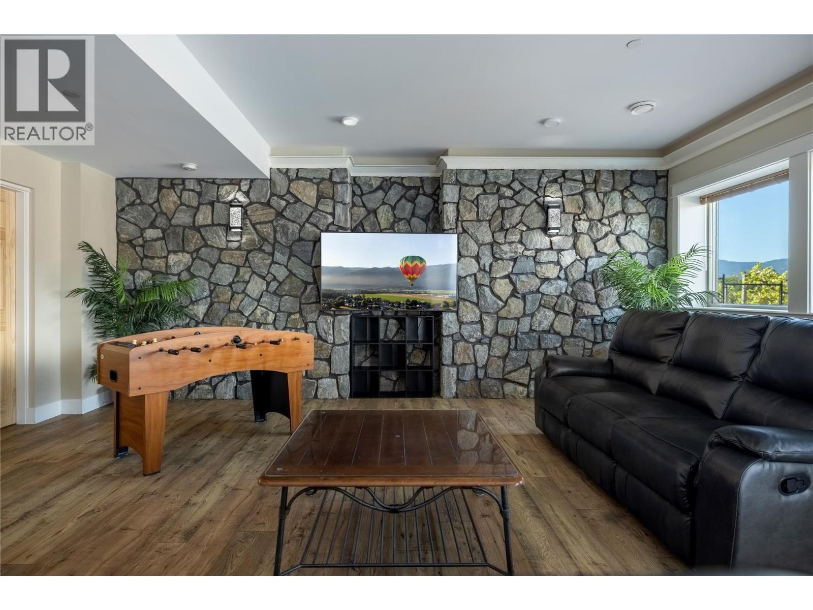 1727 Davidson Road. Lake Country, British Columbia