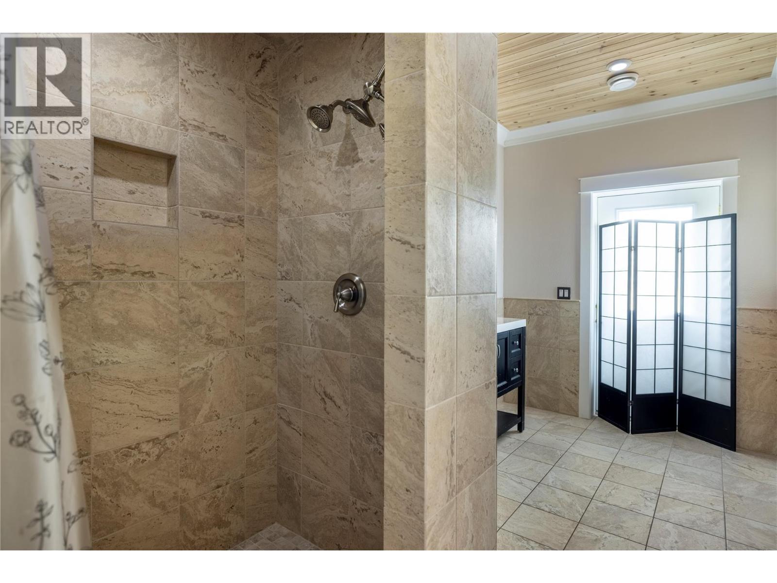 1727 Davidson Road. Lake Country, British Columbia