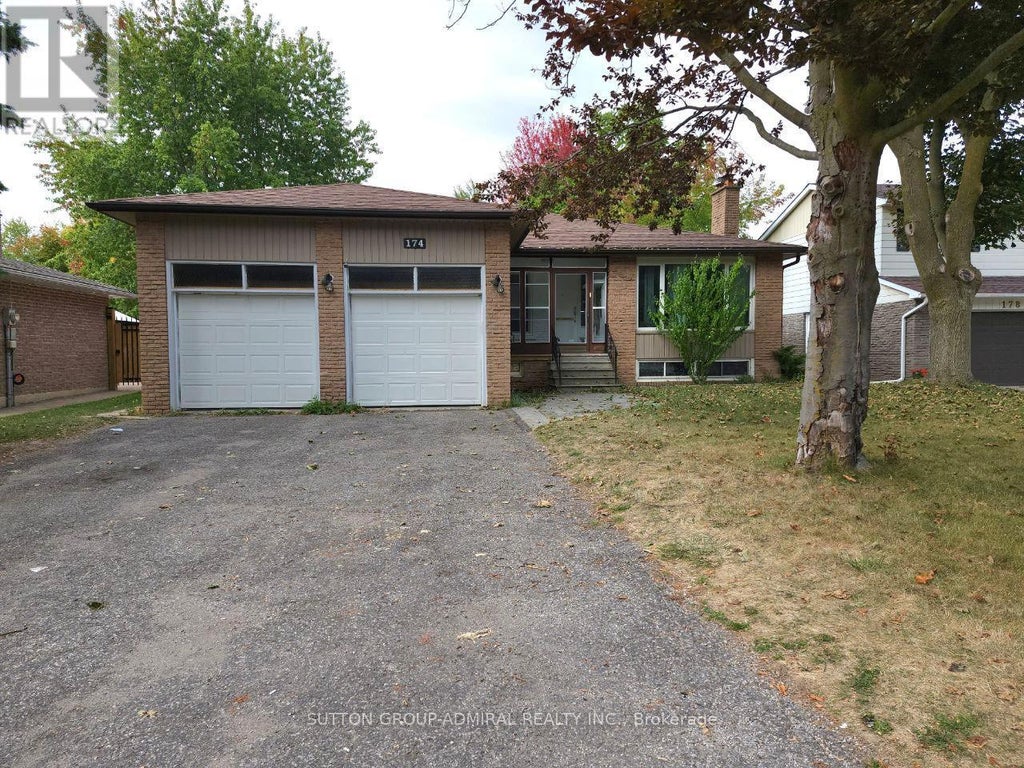 174 Street Anthony's Court, Richmond Hill (mill Pond)