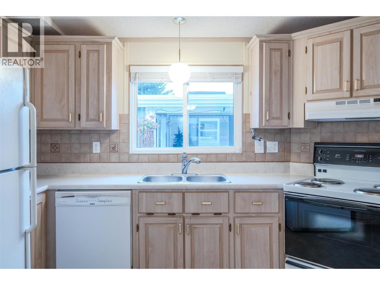 6778 Tucelnuit Drive Unit# 39. Oliver, British Columbia