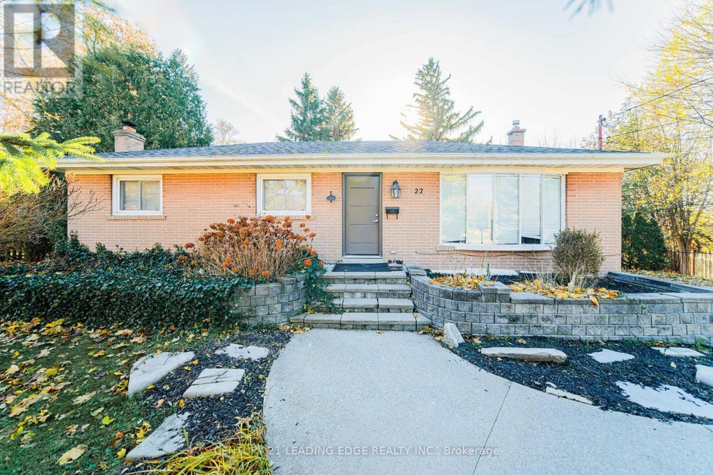 22 Winlaw Place, Markham (old Markham Village)