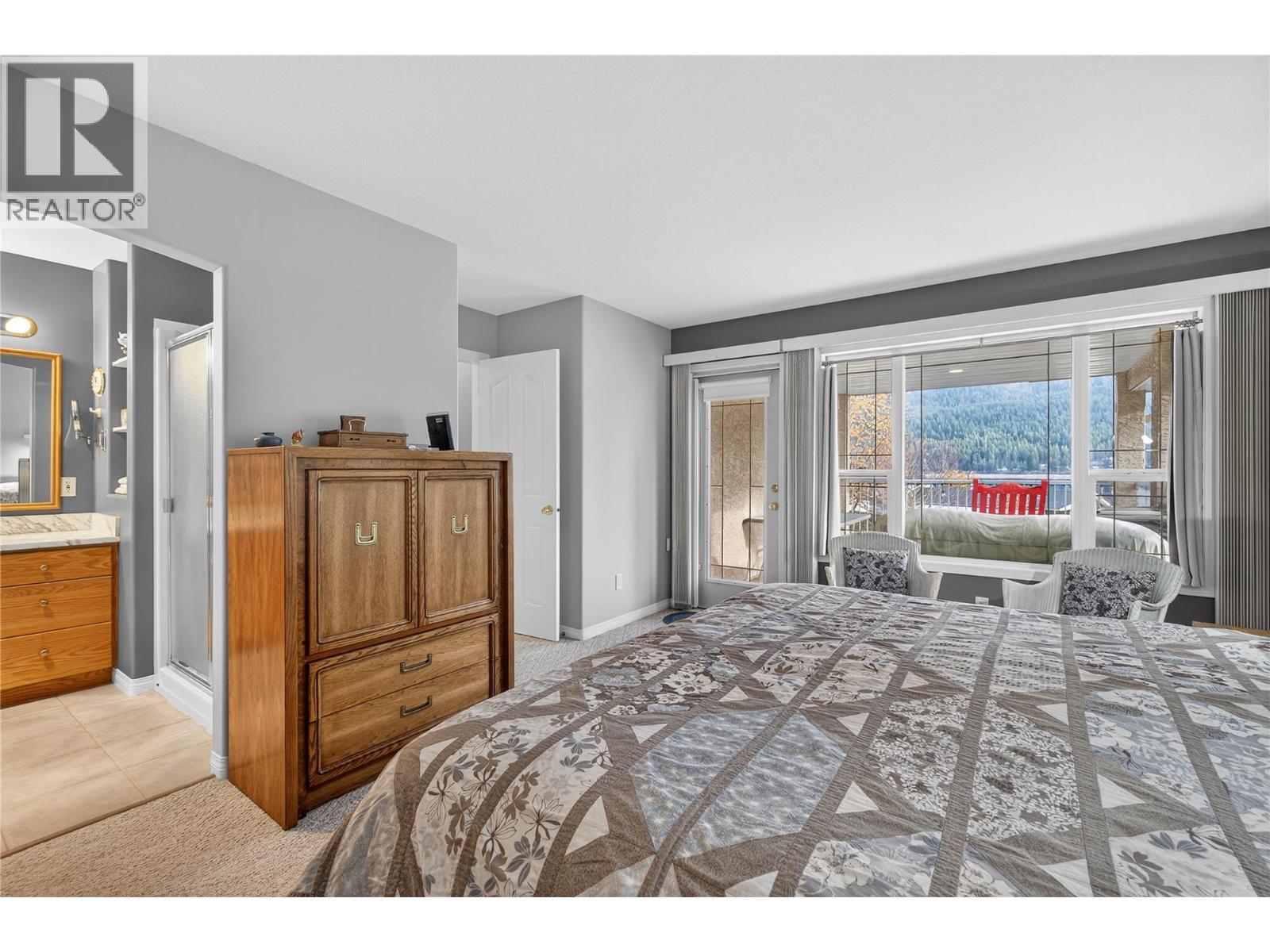 2940 Birch Lane. Blind Bay, British Columbia