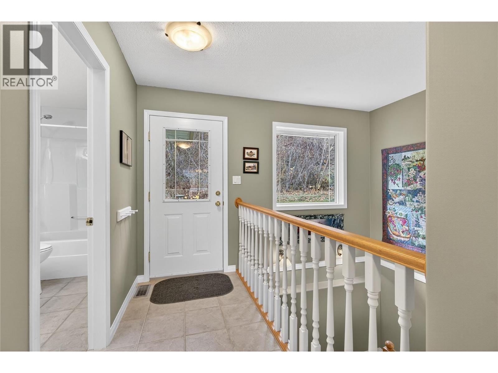 2940 Birch Lane. Blind Bay, British Columbia