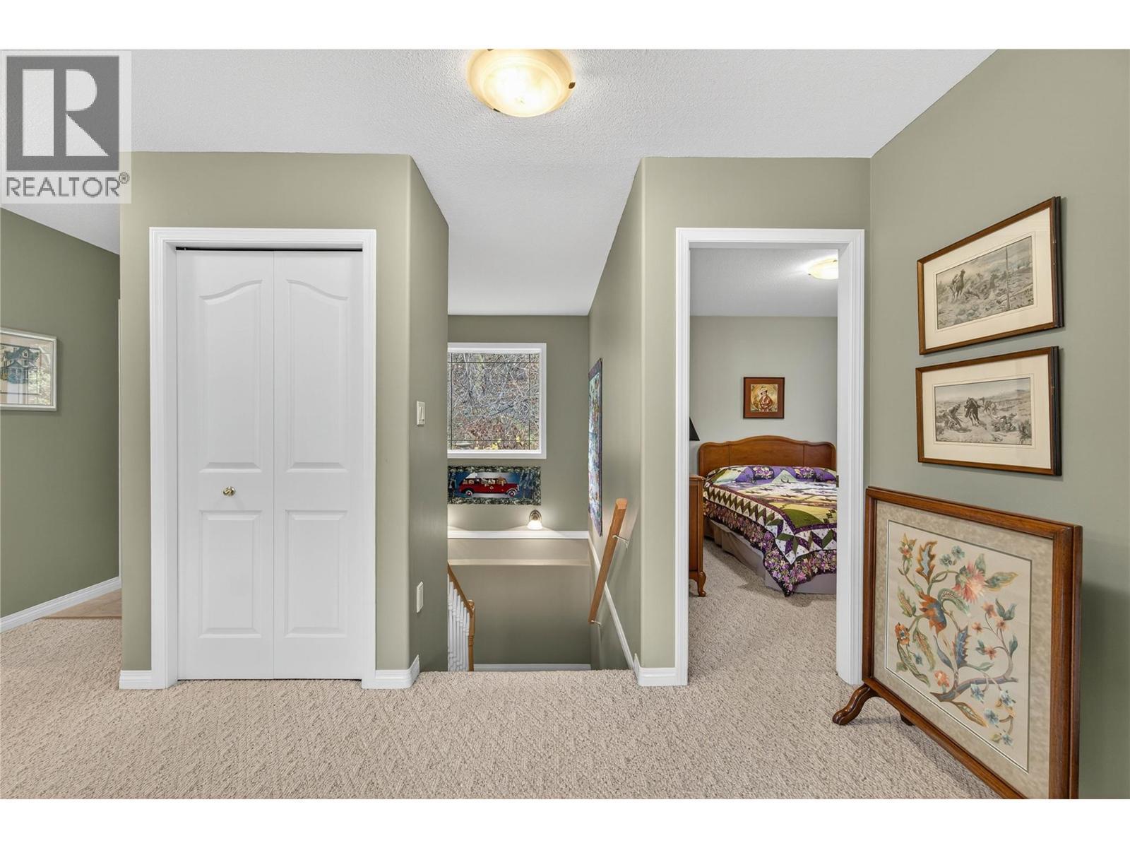 2940 Birch Lane. Blind Bay, British Columbia